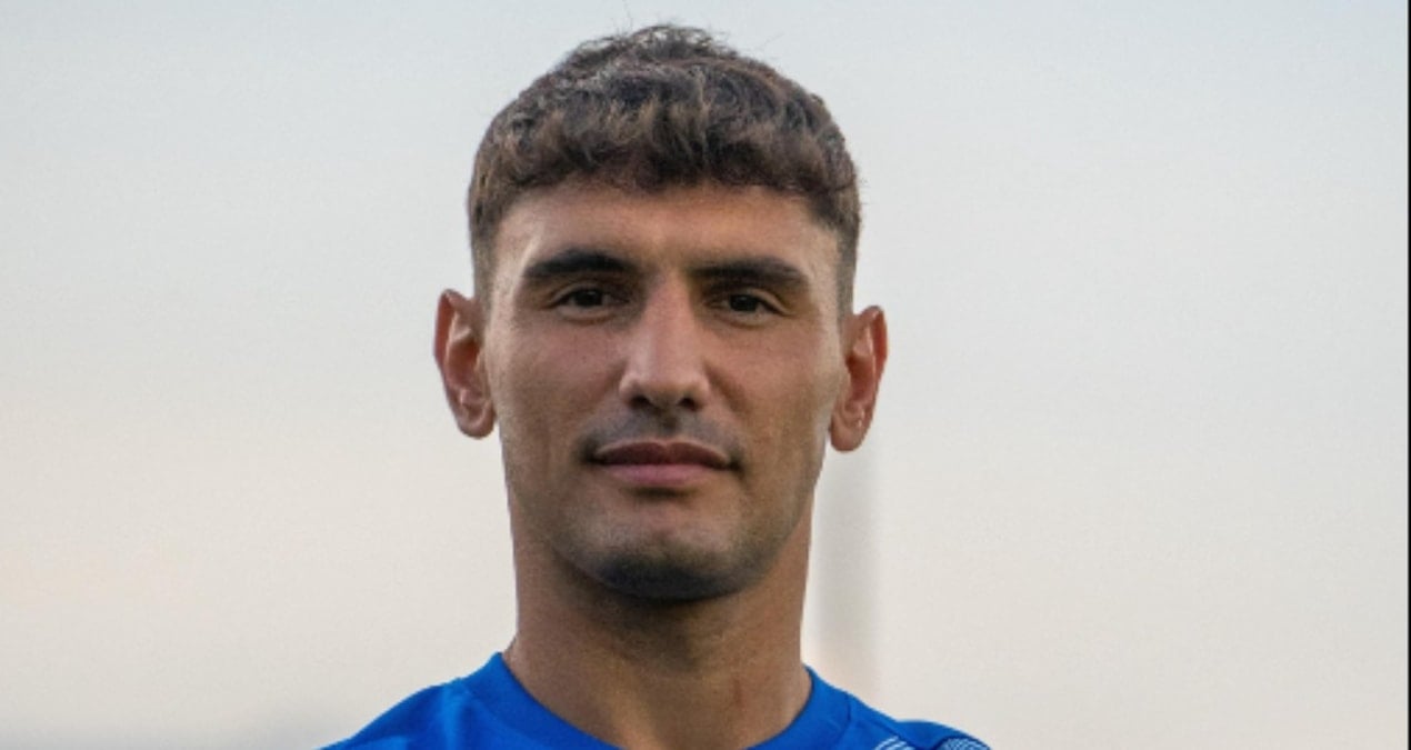 Çaykur Rizespor, Sparta Prag'ın Arnavut Yıldızı Qazim Laçi'yi Transfer Etti!
Bu başlıkta:

Takımın resmi adı (Çaykur Rizespor) kullanılarak marka bilinirliği güçlendirildi[1][2][5]  
Eski kulüp bilgisi (Sparta Prag) eklenerek transferin kaynağı vurgulandı[3]  
Oyuncu ismi (Qazim Laçi) doğrudan belirtilerek SEO optimizasyonu sağlandı[1][3][4]  
Milliyet ve pozisyon (Arnavut) bilgisi korundu  
"Yıldız" ve "Transfer Etti" ifadeleriyle dikkat çekici bir eylem vurgusu oluşturuldu[1][4]  

Bu versiyon, arama motorlarında "Qazim Laçi transfer" ve "Çaykur Rizespor transfer" anahtar kelimelerini hedefleyerek organik trafik potansiyelini artırır.