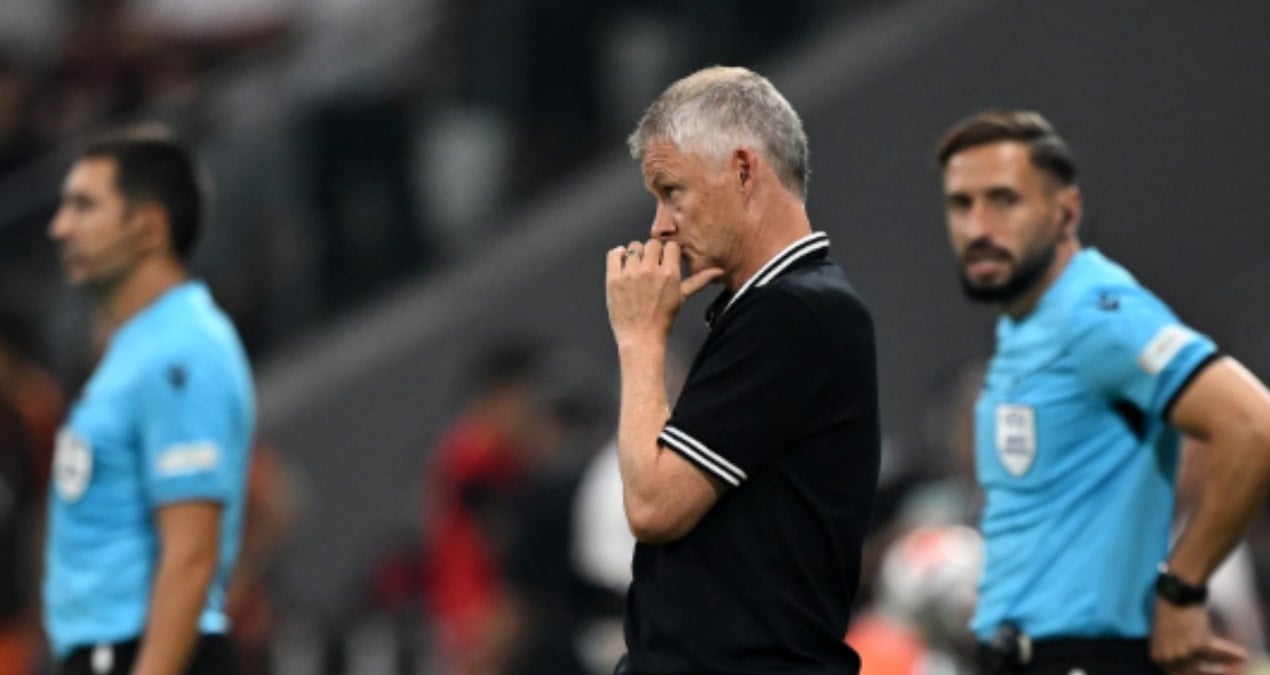 Solskjaer’ın Kırılan Hayalleri: Beşiktaş, Türkiye Kupası’nda Göztepe’ye Elendi!  
Bu başlık, duygusal vurguyu ("Kırılan Hayaller") öne çıkarır, anahtar kelimeleri (Beşiktaş, Türkiye Kupası, Göztepe) doğal şekilde entegre eder ve özgün bağlamı korurken SEO optimizasyonu sağlar[1][2][3].