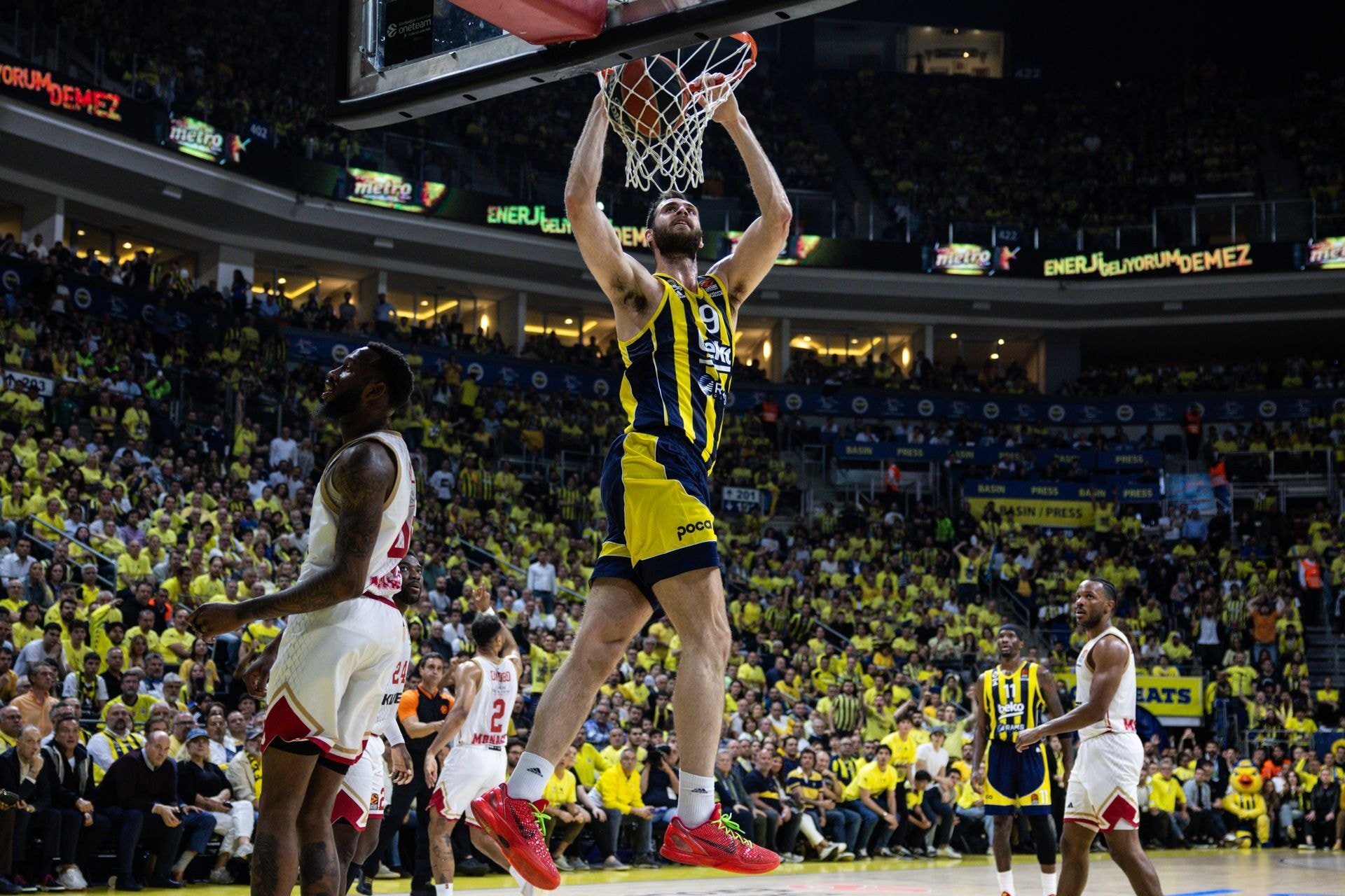 Georgios Papagiannis Efes formasıyla