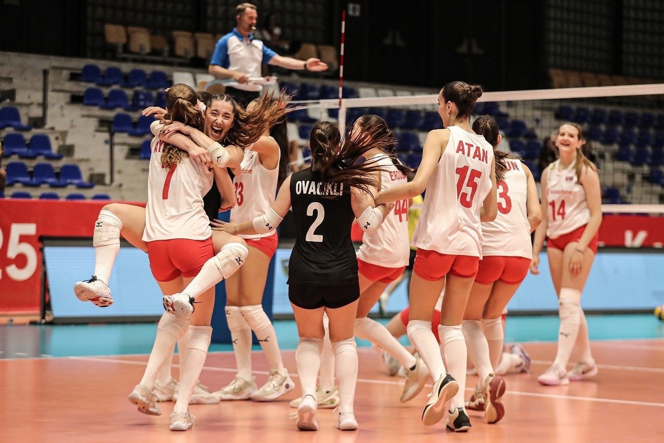 U16 Kız Milli Takımı Final Mücadelesinde
