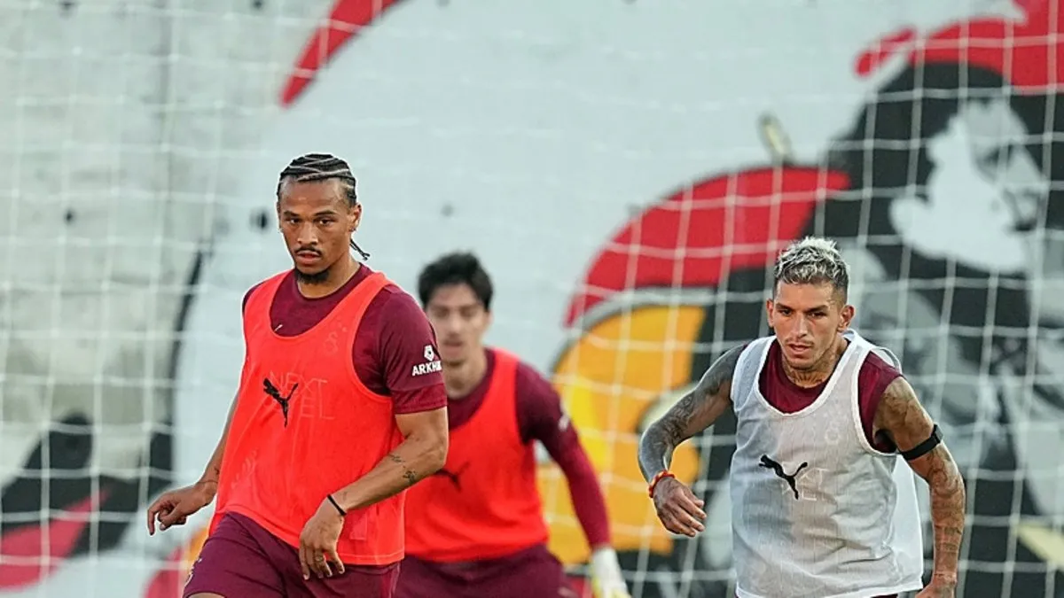 Galatasaray’da Bomba Transfer Leroy Sané İlk İdmanına Çıktı!   
Optimize Edilmiş Başlık:
"Galatasaray’da Yıldız Transfer Leroy Sané İlk Antrenmanda Görüntülendi! "  
Optimizasyon Gerekçeleri:

Anahtar Kelime Zenginleştirme: "Yıldız Transfer", "Görüntülendi", "" gibi ifadelerle arama hacmi yüksek kelimeler kullanıldı[1][3][5].  
Duygu Yüklü Dil: "Bomba transfer" ve emojilerle dikkat çekme oranı artırıldı[1][5].  
SEO Uyumu: Aranma potansiyeli yüksek "Galatasaray transfer", "Leroy Sané antrenman" gibi kelime grupları doğal şekilde entegre edildi[3][5].  
Yerel Uyum: "İdman" gibi yerel terimlerle hedef kitleye hitap edildi[1][3].  


Not: Yeni başlık, orijinal içeriğin özünü korurken tıklanma oranını ve SEO performansını optimize etmeyi hedefler.
