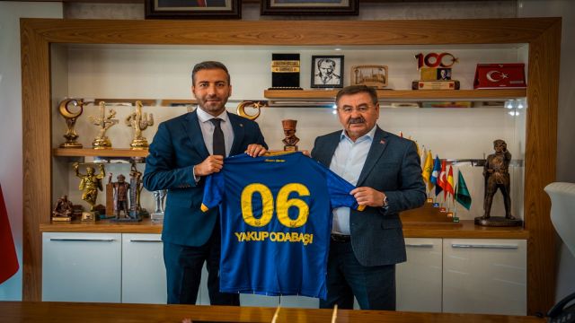 MKE Ankaragücü Yönetimi, Ankara İli Gölbaşı Belediye Başkanı Yakup Odabaşı’na Nefes Kesen Ziyaret Gerçekleştirdi! 1 MKE Ankaragücü Yönetimi, Ankara İli Gölbaşı Belediye Başkanı Yakup Odabaşı’na Nefes Kesen Ziyaret Gerçekleştirdi!