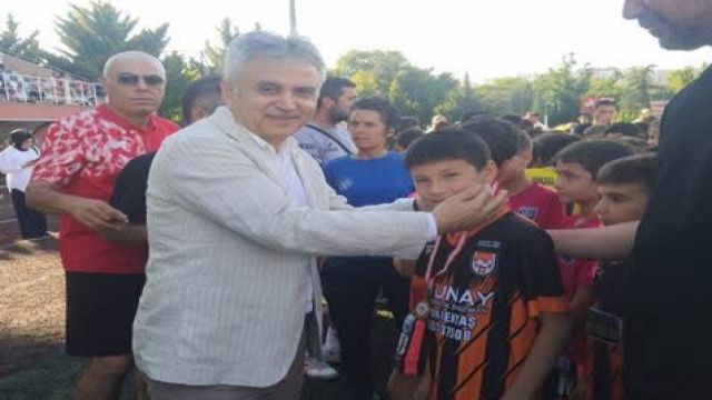 Minikler Madalya Töreni'nde Coşkulu Kutlama!