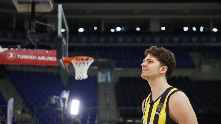 Resmen Açıklandı: Tarık Biberovic, Fenerbahçe Beko'da 3 Yıl Daha! 2 Tarık Biberovic'ten üç yıllık imza