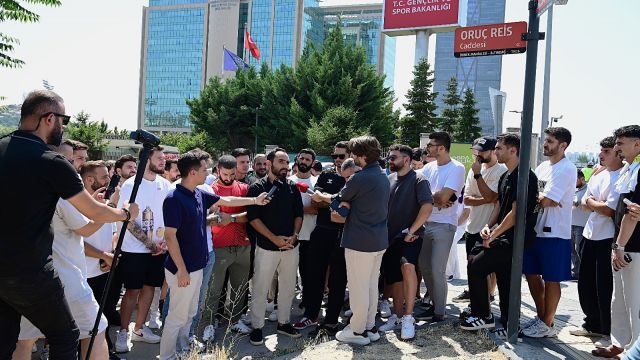 TFF'nin Yaş Sınırlaması Futbolcuları Ayaklandırdı: 'Adaletsiz Kurala Son!' Çağrısı 1 TFF'nin Yaş Sınırlaması Futbolcuları Ayaklandırdı: 'Adaletsiz Kurala Son!' Çağrısı
