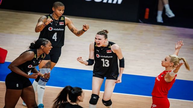 Türkiye - İtalya Voleybol Maçı Sonucu: Filenin Sultanları Lider İtalya Karşısında Son Set Heyecanı! 12 Türkiye – İtalya Voleybol Maçı Sonucu: Filenin Sultanları Lider İtalya Karşısında Son Set Heyecanı!