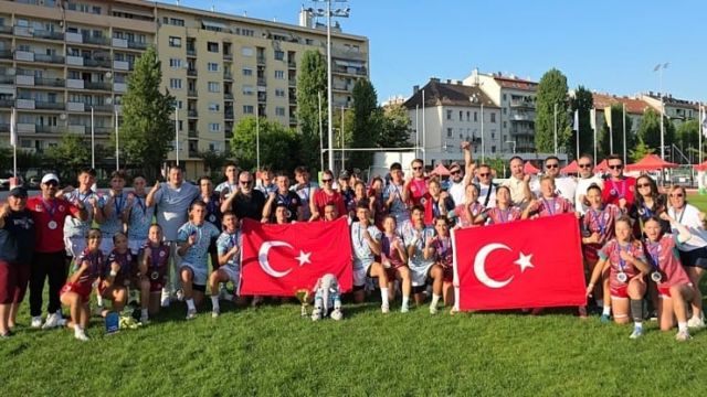 Türkiye U18 Kadın Ragbi Milli Takımı, Romanya'yı 15-0 Yenerek Avrupa Şampiyonu Oldu!