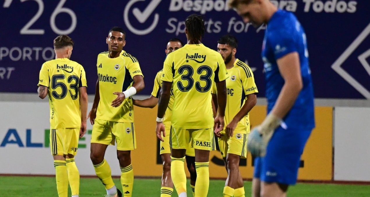 Fenerbahçe 32 Maçlık Yenilmezlik Serisiyle Süper Lig'de Fırtına Gibi Esiyor: İkinci Yarı Galibiyetle Açıldı!