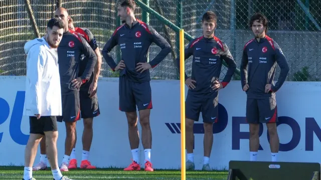 Arda Güler'in Ferdi Kadıoğlu Pozu Sosyal Medyada Fırtına Kopardı! 10 Arda Güler’in Ferdi Kadıoğlu Pozu Sosyal Medyada Fırtına Kopardı!