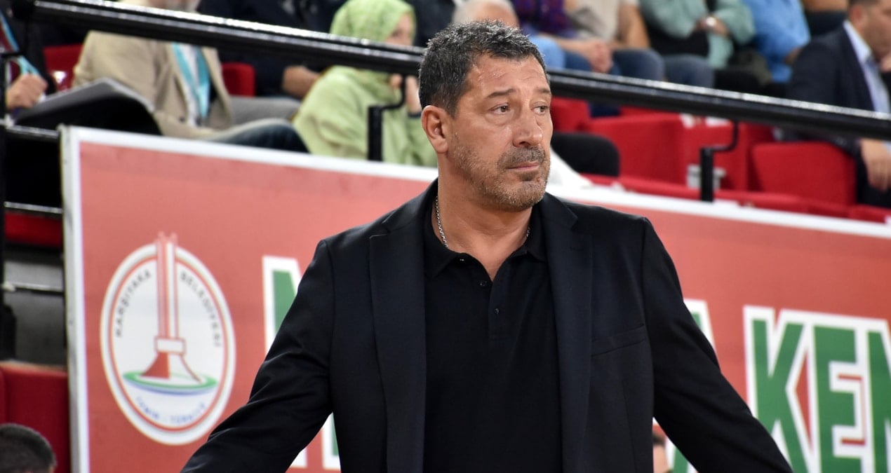 "Efsane Antrenör Ufuk Sarıca, Basketbol Süper Ligi’ndeki Yeni Takımı Esenler Erokspor ile imza Atledi! 1+1 Yıllık Anlaşma ve Transfer Detayları!"