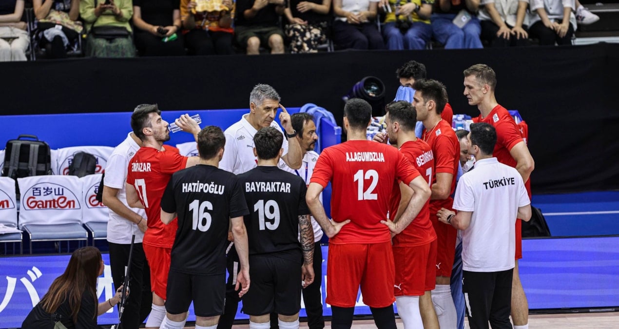 Filenin Efeleri Final Setinde Yıkıldı! Çekişmeli Mücadelenin Galibi Belli Oldu 9 Filenin Efeleri Final Setinde Yıkıldı! Çekişmeli Mücadelenin Galibi Belli Oldu