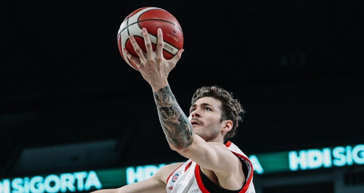 Şehmus Hazer Resmen Anadolu Efes'te! 9 Şehmus Hazer Resmen Anadolu Efes’te!