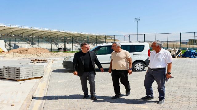 <p><strong>Sincan'ın Dev Spor Kompleksi Açılıyor: Yüzme Havuzu, Stadyum, Salon ve Daha Fazlası!</strong></p> 10 Sincan’ın Dev Spor Kompleksi Açılıyor: Yüzme Havuzu, Stadyum, Salon ve Daha Fazlası!