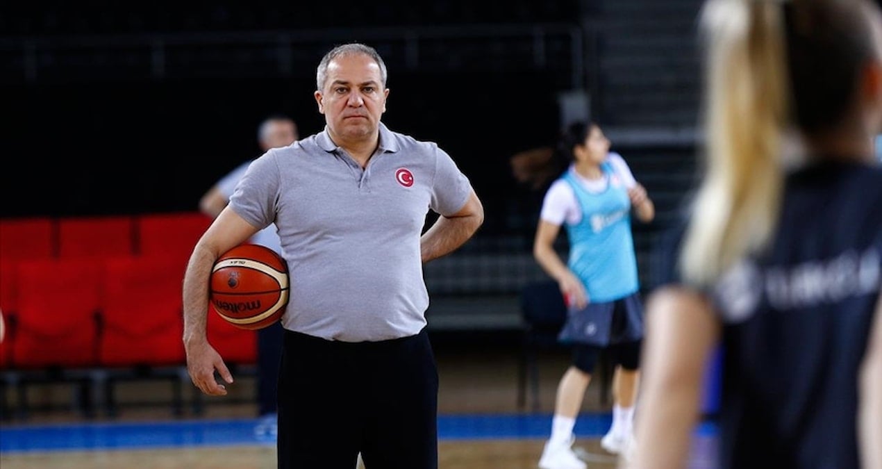 Kadın Milli Basketbol’da Yeni Dönemin Başlangıcı: Ekrem Memnun’un Serüveni Sona Erdi